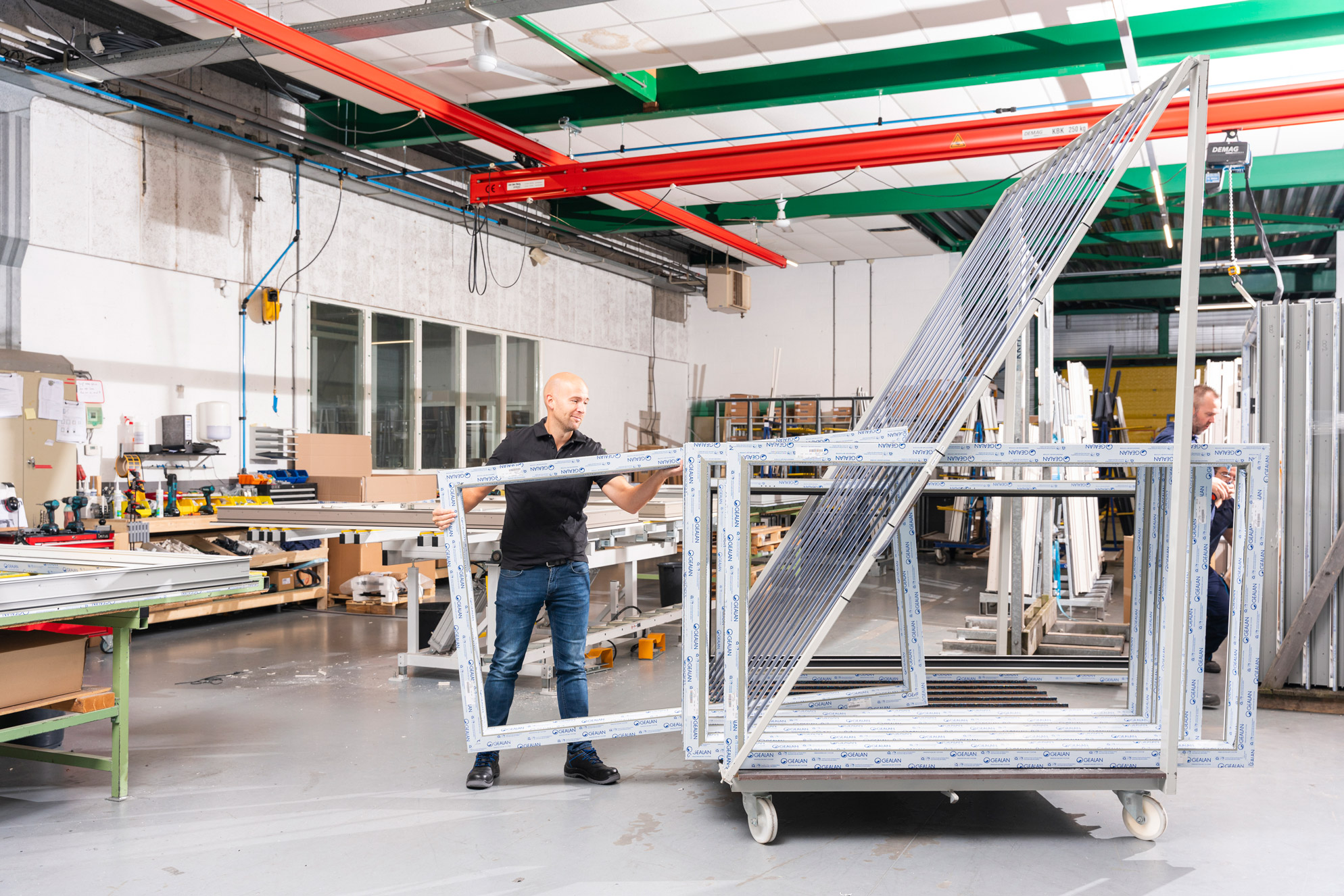 Kunststof Gealan kozijnen in de fabriek met Chris